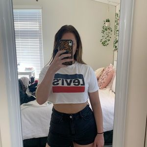 White Levi’s Crop Top Size: M